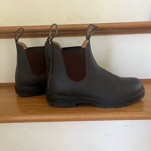 Blundstone Dark Brown Chelsea Boots